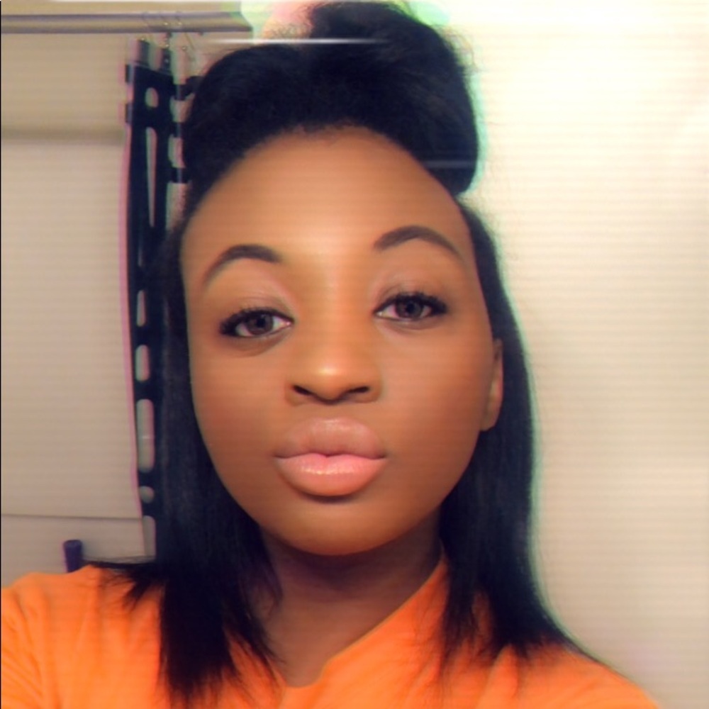 Meet your Posher, Brianna